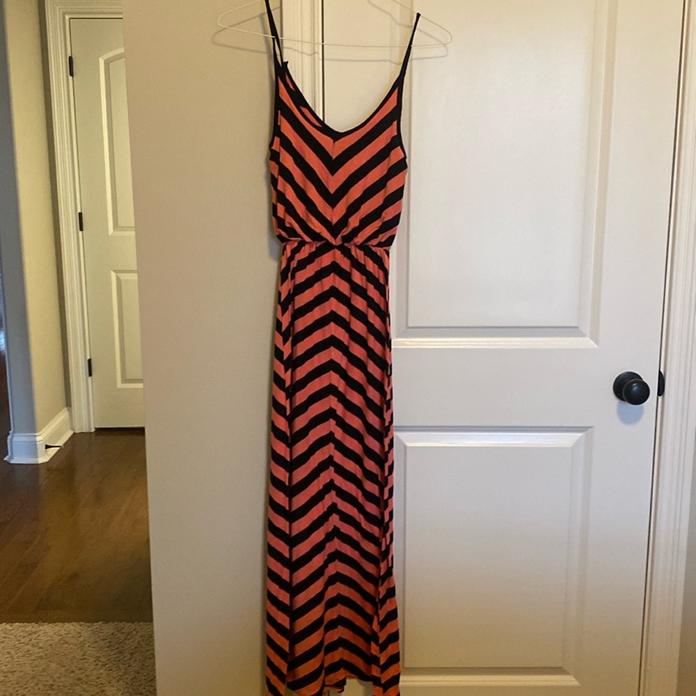 Hoity Toity size small pink and black chevron maxi dress